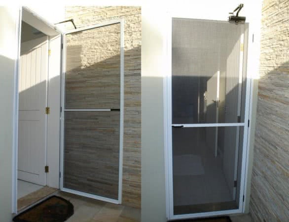 Instalação de Porta Mosquiteiro de Abrir