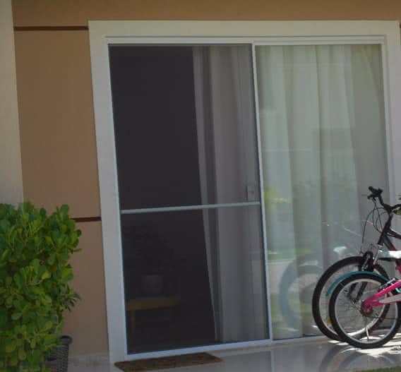 Instalação de Porta Mosquiteiro de Correr