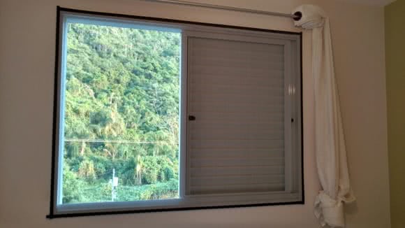 Instalação de Telas de Fibra de Vidro para Janela