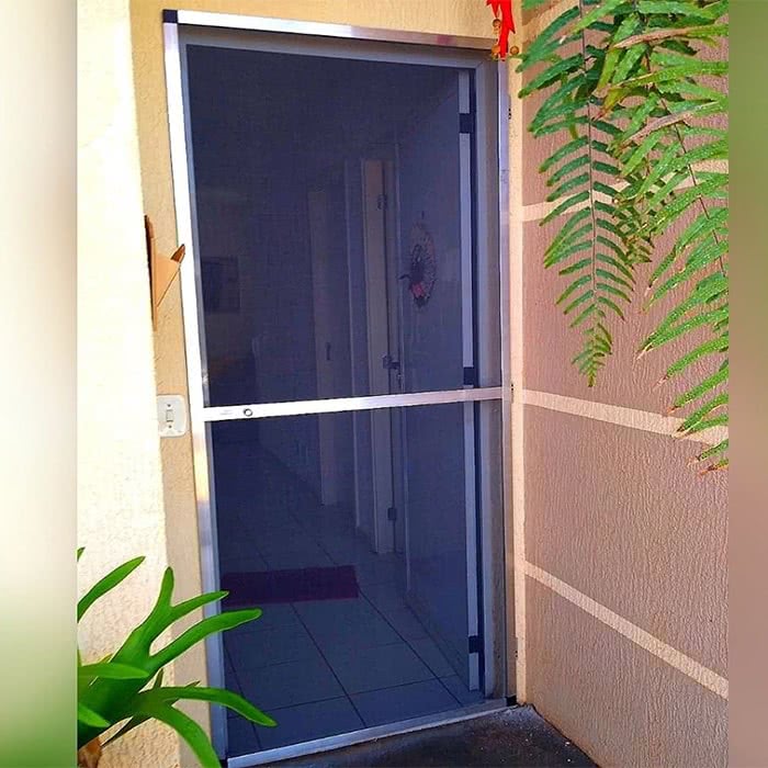 porta com tela de abrir