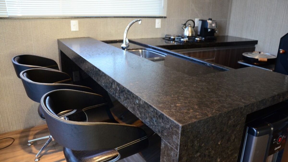 Bancada de cozinha marmore ou granito