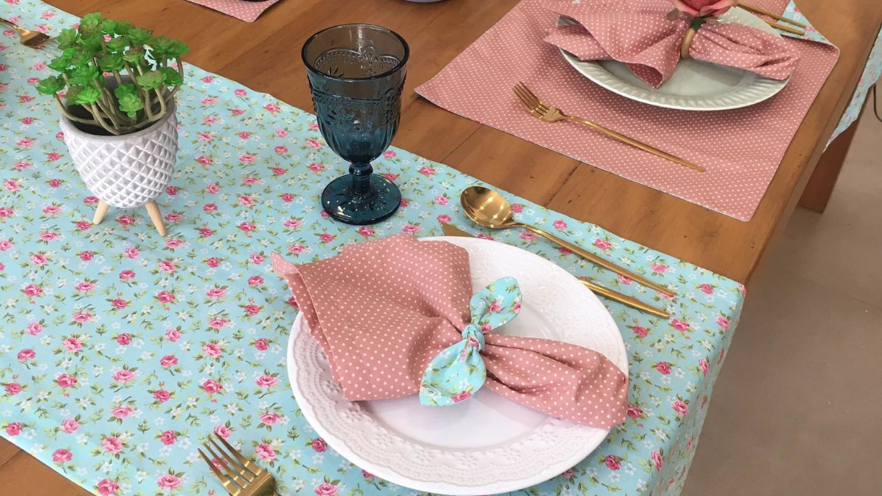 Tecidos Florais na Decoração de Mesa